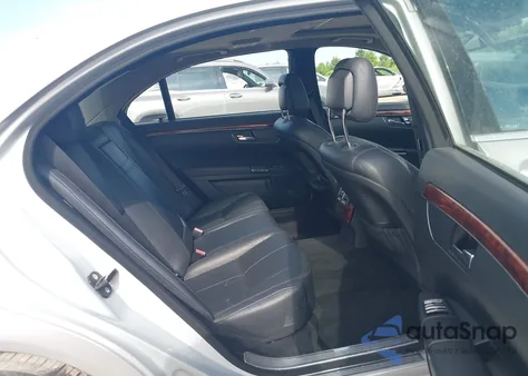 2008 Mercedes-Benz S 550 4Matic z USA, uszkodzony, nr VIN WDDNG86X88A178089